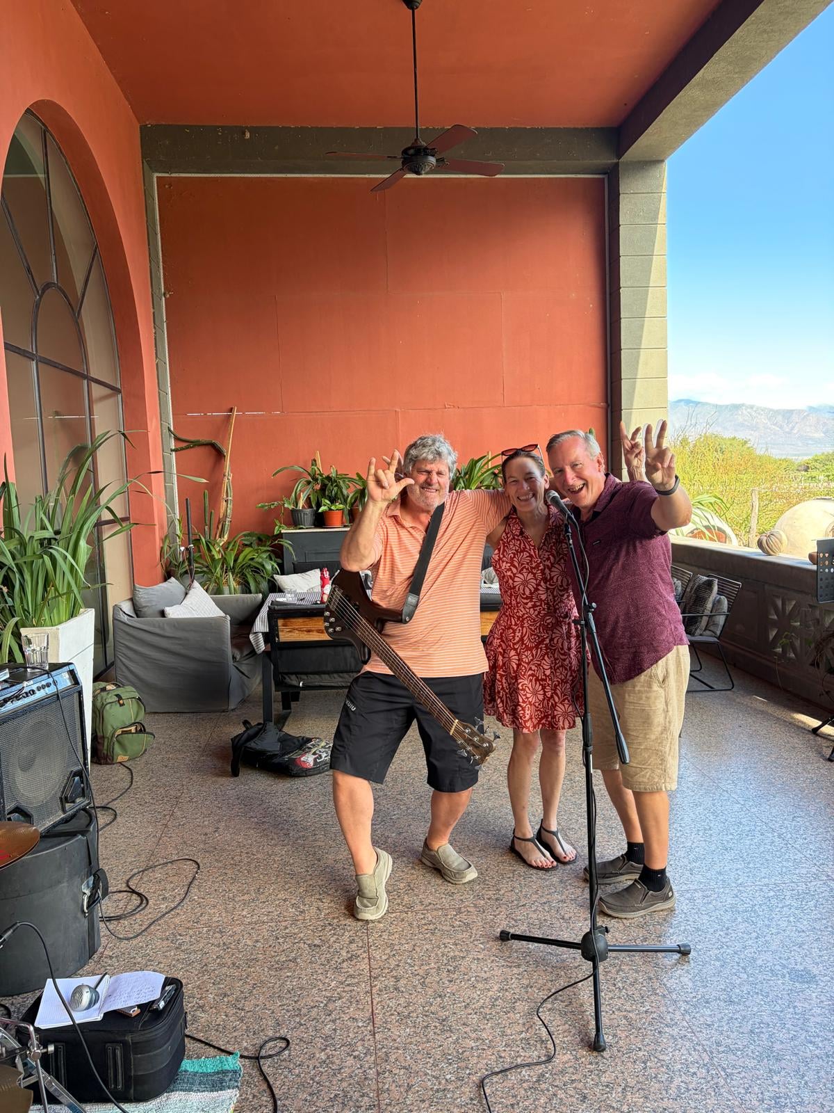 Live music at Vi&ntilde;as en Flor, Cafayate