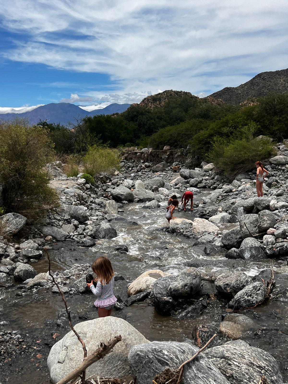 Río en las montañas de Cafayate
